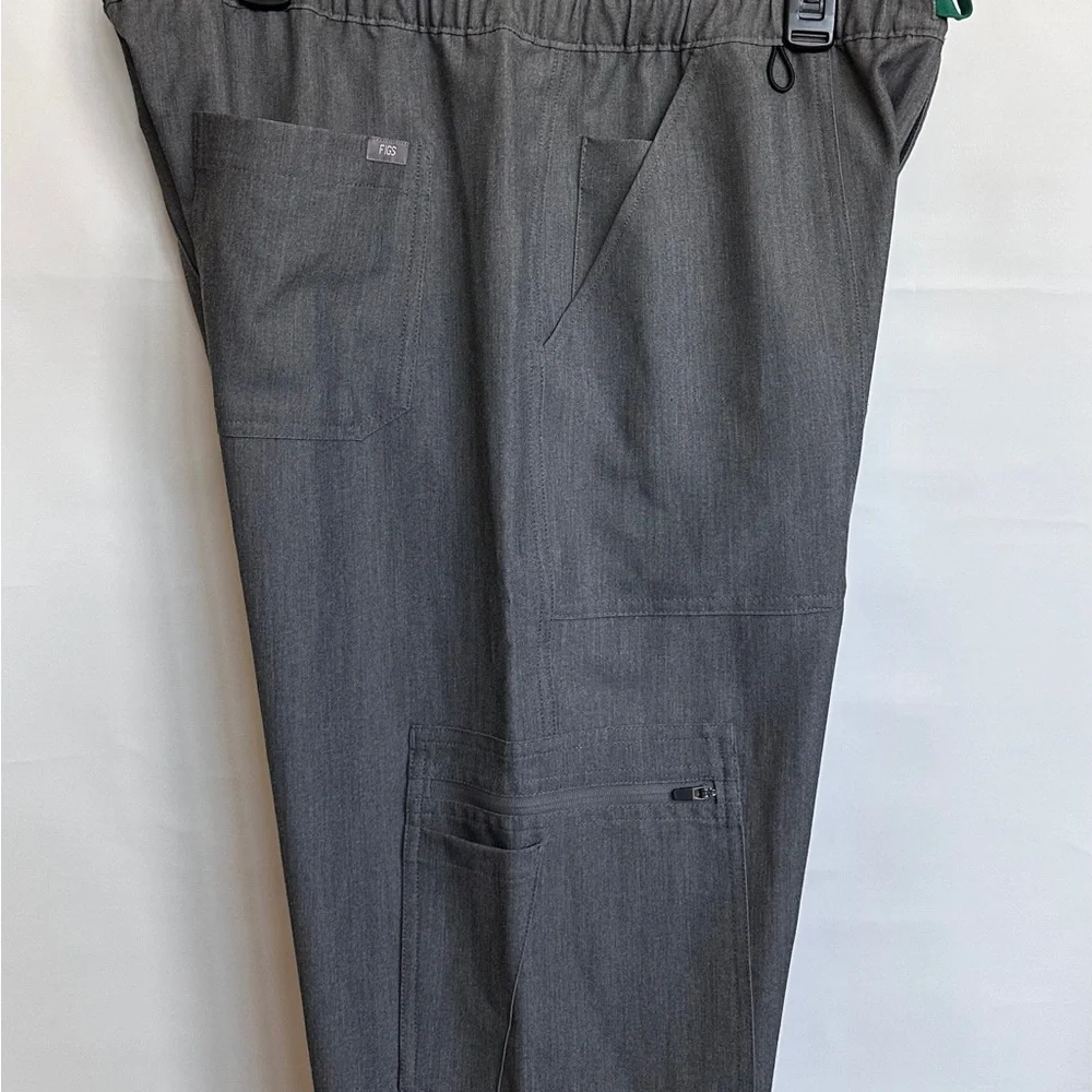 FIGS Men’s Technical Collection Pants Size Large